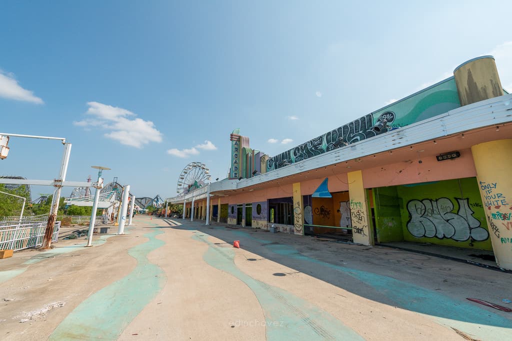 Abandoned Six Flags New Orleans-22
