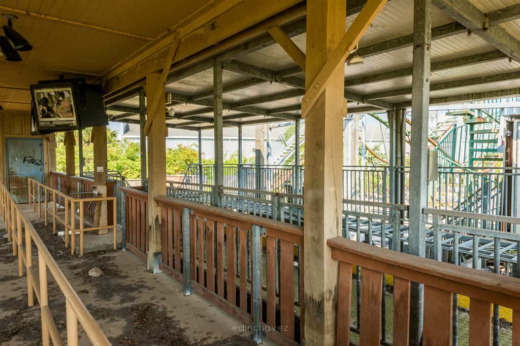 Abandoned Six Flags New Orleans-39