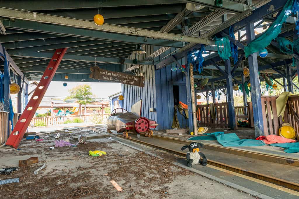 Abandoned Six Flags New Orleans-48