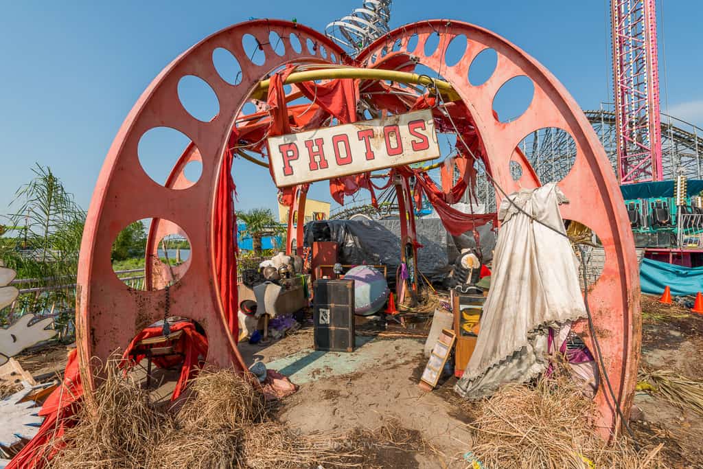 Abandoned Six Flags New Orleans-76