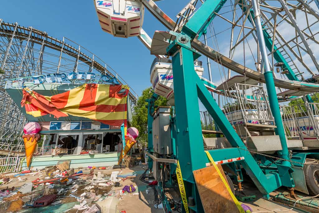 Abandoned Six Flags New Orleans-79