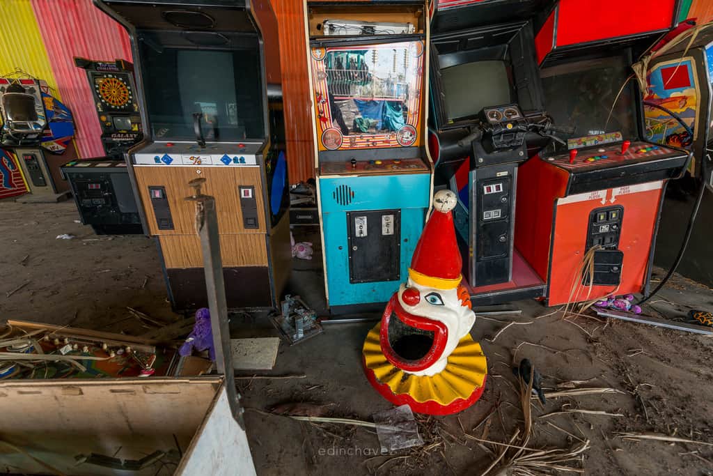 Abandoned Six Flags New Orleans-85