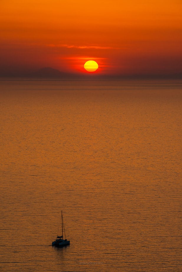 Best places to photograph the sunset in Santorini