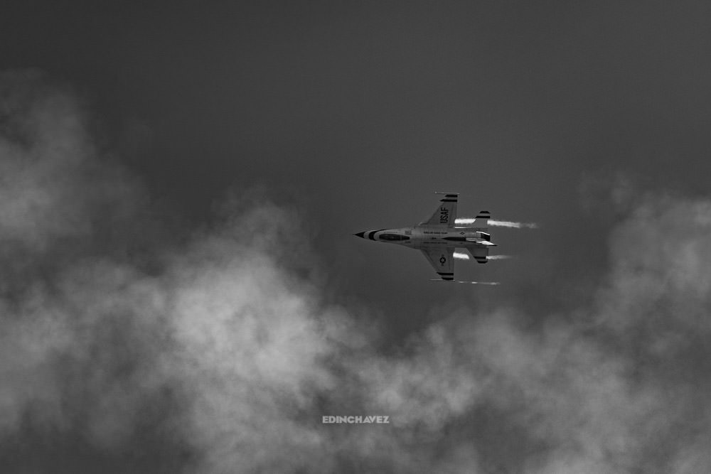 photos of the thunderbirds, how to shoot planes, how to take photos of the thunderbirds, United States Air Force Thunderbirds