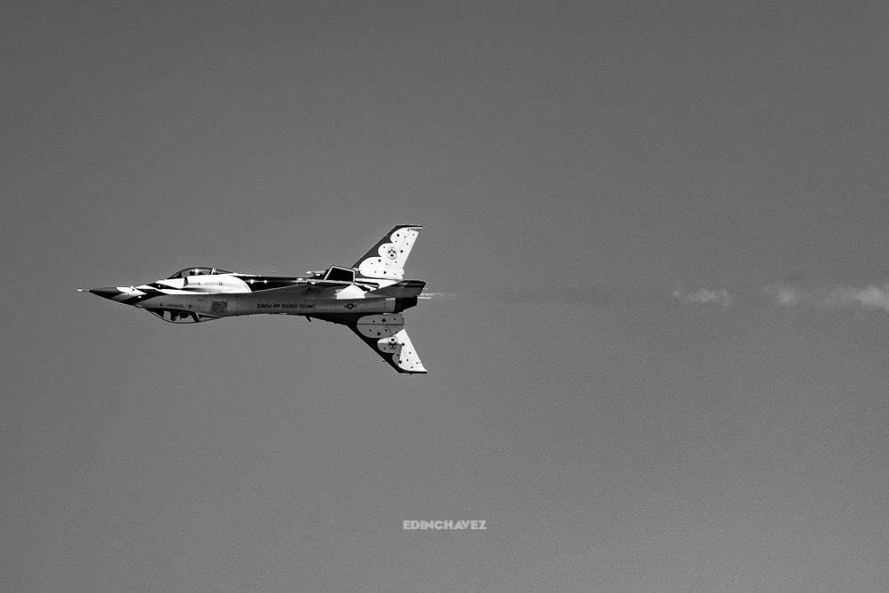 photos of the thunderbirds, how to shoot planes, how to take photos of the thunderbirds, United States Air Force Thunderbirds