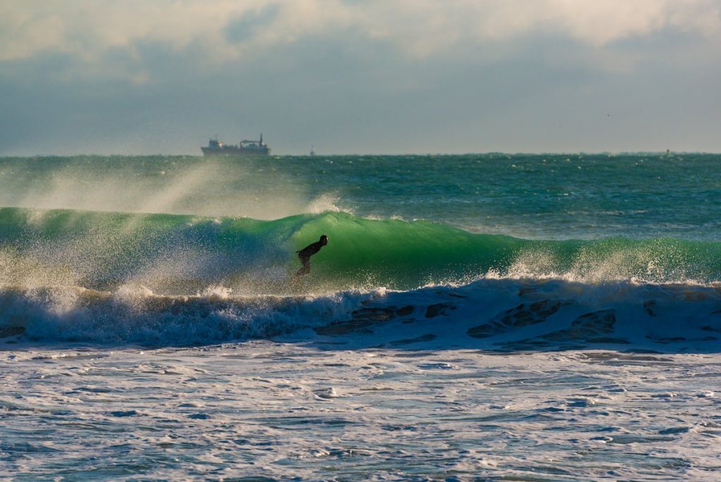 Best time to surf in Miami Beach